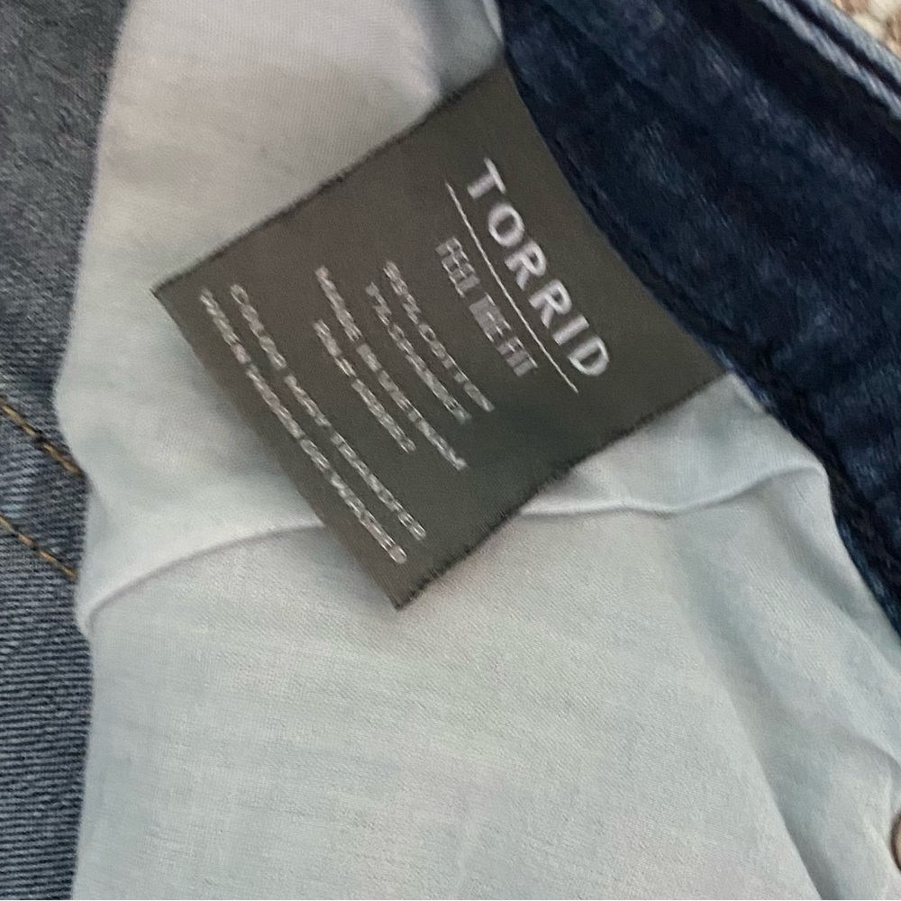 TORRID BOYFRIEND STRAIGHT JEANS - 20R - Picture 7 of 8